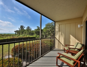 Sanibel Inn balcony seating