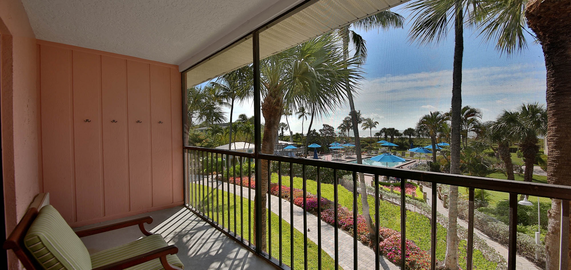 Sanibel Inn Gulf View Guestroom Top Floor | The Inns of ...