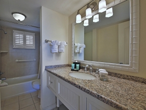 Sanibel Inn Bathroom, Gulf Front King Room