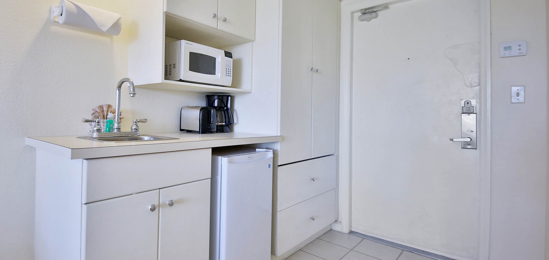 Sanibel Seaside Inn kitchenette