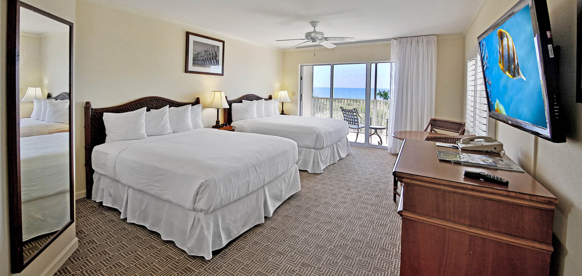 Sanibel Seaside Inn bedroom and balcony view