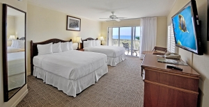 Sanibel Seaside Inn bedroom and balcony view