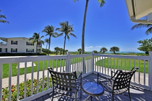 Seaside Inn patio views