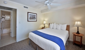 Seaside Inn bedroom and bathroom view