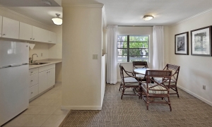 Seaside Inn dining area and kitchenette