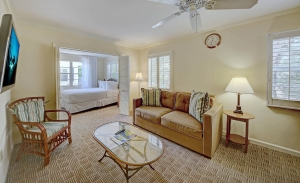 Sanibel Seaside Inn bedroom and seating area