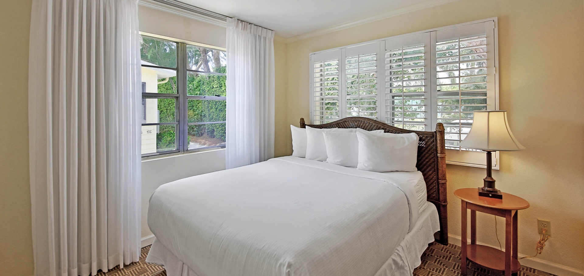 Sanibel Seaside Inn bedroom