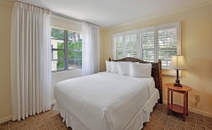 Sanibel Seaside Inn bedroom