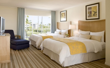 Interior view of the Sunset Beach Queen room