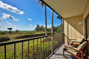 Sanibel Inn balcony view and balcony seating