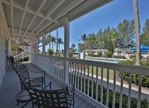 Seaside Inn porch view